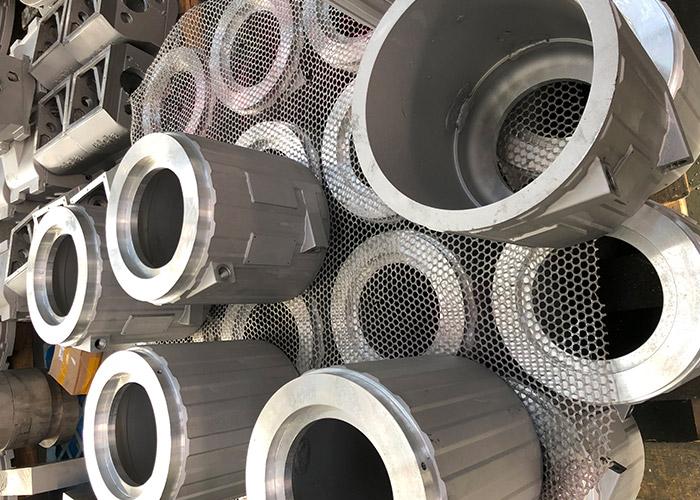 合金鑄造(zào)澆入型腔冷卻到(dào)室溫要經曆三個(gè)階段